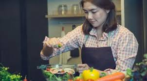 Daun katuk harus diolah dengan baik, karena rasanya agak pahit. Resep Praktis Sayur Lompong Kuah Santan Lifestyle Fimela Com