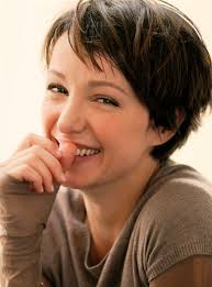 Sa biographie, son actualité, ses photos et vidéos. Julia Koschitz Styling Kurzes Haar Frisuren Koschitz