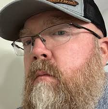 Curious about the C shape above the headdress