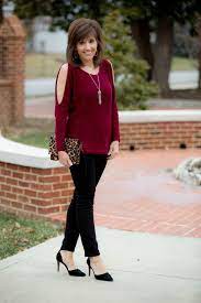 Casual Christmas Party Outfits Ideas For Women Over 40 14 101outfit Com Casual Christmas Party Outfit Casual Party Outfit Holiday Outfits Women