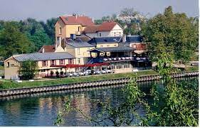 Sie liegt etwa 10 km westlich von paris inmitten der stadt chatou. Croisiere Autour De L Ile Des Impressionnistes