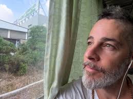 I am a lost boy from Neverland, enjoying the early morning of this  beautiful land. I found my shadow and realized that he is me and I am I.