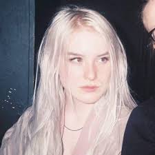 Eva Rós (@evaros0402)