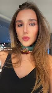 Nicole Behr's Instagram, Twitter & Facebook