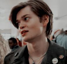 ﾟ⊱ Elijah Stevenson as Oliver in Everything Sucks! Layouts.