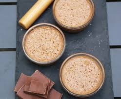 Mousse Au Chocolat Et Caramel Au Beurre Sale Recette Mousse Au Chocolat Recette Mousse Au Chocolat Caramel Au Beurre