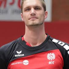 Oskar Klingner komplettiert den Mittelblock der Powervolleys