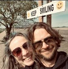 Who can repaint my special item and milk can near Warman, Saskatchewan?