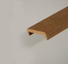 Notre gamme complète de plinthes blanches se compose de. Nez Pour Cloison De 100 Mm En Mdf Prepeint L 2 50 M Leroy Merlin