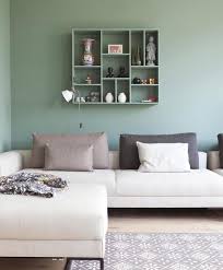 1001 Idees Deco Charmantes Pour Adopter La Nuance Vert Celadon Tapis Gris Et Blanc Canape Angle Blanc Deco