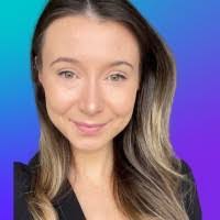 Hannah Arbuckle's Instagram, Twitter & Facebook