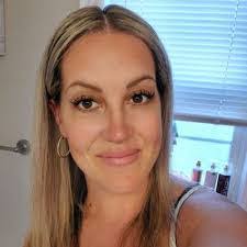 Elisha Watts's Instagram, Twitter & Facebook