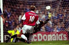 Jump to navigation jump to search. William Gallas Tries To Claim It Was Good For Arsenal That He Took The No 10 Shirt From Dennis Bergkamp Mirror Online