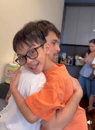 Ang sweet ng magkapatid na sina Esrael at Jimuel Pacquiao #Siblings # JimuelPacquiao #sweetmoments