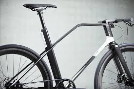 Was Entsteht Wenn Ein Cfk Spezialist Der Sonst Bugatti Red Bull Racing Und Porsche Bestuckt Ein Fahrrad Baut Die Antw In 2020 Fahrrad Design Fahrraddesign Fahrrad