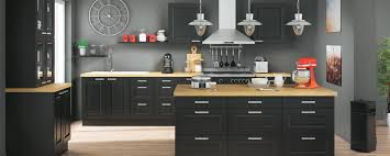 Découvrez nos inspirations pour concevoir votre cuisine aménagée. Cuisine Amenagee Noire Design Et Elegant