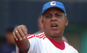 Jonronazo de Harold Vázquez frente a Yoanni Yera