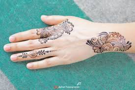 نقش الحناء فيديو سهل و جميل نقش الحناء خطوة بخطوة نقش الحناء البسيط Mehndi Designs For Hands Mehndi Designs Henna Images