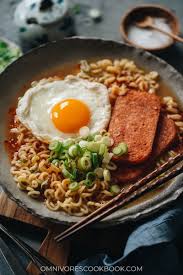 Feel free to swap out the cabbage for spinach, or replace the ham with roasted chicken. 10 Minute Spam Ramen Omnivore S Cookbook