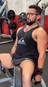 Bulges: bulging in shorts at the gym - ThisVid.com