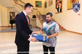 When did tunku ismail idris have his second child? Hrh Major General Tunku Ismail Ibni Sultan Ibrahim Crown Prince Of Johor Granted An Audience To H E Mr Olexander Nechytaylo Ambassador Of Ukraine To Malaysia On 12th February 2018 Embassy Of