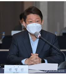 권영진은 1962년 12월 10일에 경상북도 안동군 남선면에서 태어났다. M4rw47nbxcotbm