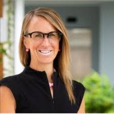 Pam Mchugh's Instagram, Twitter & Facebook