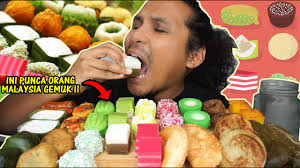 6 resepi kuih tradisional popular masyarakat melayu yang anda boleh cuba sendiri di rumah. Borong Semua Kuih Muih Tradisional Terkenal Malaysia Mukbang Malaysia Malaysian Sweets Youtube