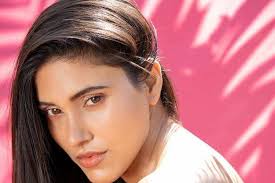 Model & actress Zeeba Khan wishes her 'No Smoking Ad