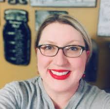 Maggie (@SayHeyMaggieLC)