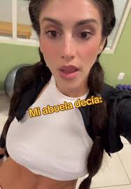 Con Quien Hablas Tanto De Una Comedia