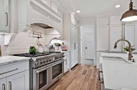 While they both share a lot of similar. Welcoming Craftsman Style Home With Farmhouse Touches In Arkansas