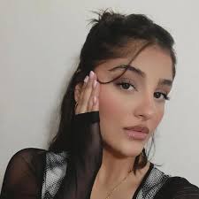 بلاخره لخت نیستی