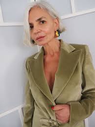 The feminine style of the women over 60 also can be composed by using the medium hairstyle. The Best Short Hairstyles For Women Over 50 Who What Wear Uk