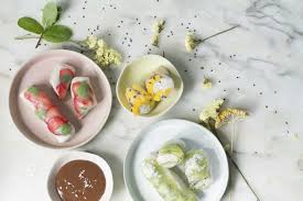 Recette De Rouleaux De Printemps Aux Fruits Frais Pudding De Tapioca Par Romain Meder Rouleau De Printemps Fruits Frais Recette De Rouleau De Printemps