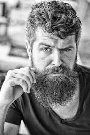 Traurigkeit und Probleme. Mann mit Bart und Schnurrbart sieht nicht frisch  aus. Hipster mit Bart sehen ungesund aus. bärtiger Mann mit strengem  Gesicht sieht traurig und beunruhigt aus, leidet unter Problemen –