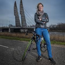 Wild competed in two track cycling events at the 2012 summer olympics. Wereldkampioen Kirsten Wild Fietst Alleen Voor Haar Eigen Herinneringen Trouw