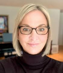 Sandra Stott's Instagram, Twitter & Facebook