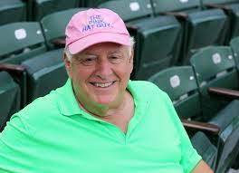 Chicago Cubs 1 Fan The Pink Hat Guy Ditching The Pink For Yellow Terez Owens 1 Sports Gossip Blog In The World