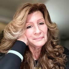 Slow Cooker Ham and Potato Soup INGREDIENTS: 8 cups russet potatoes, diced  1 yellow onion, diced 2 large carrots, peeled and chopped 1/2 cup chopped  celery 16 ounce Cubed Ham 2 packages