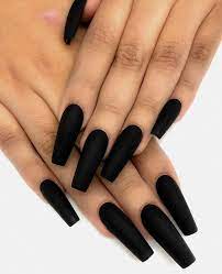 Uñas acrilicas negras mate con dorado is now becoming widely popular by friends all around us, one of these buddy. Pin En T L