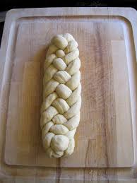 This 4 strand round braid is a simple and quick braid used for necklaces, dog leashes, boat lines, knife sennits. How To Braid Challah Learn To Braid Like A Pro Jewish Holiday Recipes Challah Braided Bread