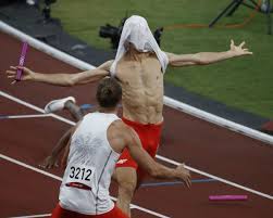 Sztafeta 4x400 m mężczyzn w finale z trzecim wynikiem. 2l8h8gku9v5nnm