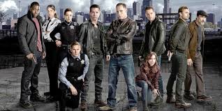 Le sergent hank voight dirige la brigade intelligence chargée de réprimer le crime organisé, le trafic de drogue et le meurtre dans la ville de chicago. Chicago P D Why Each Major Cast Member Left Chicago Pd Cast Chicago Pd Nbc Chicago Pd