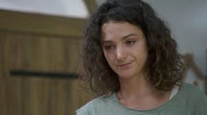 Ce dimanche 6 juin, amandine pellissard, la maman de 8 enfants du programme familles nombreuses : Exclu Plus Belle La Vie En Avance Decouvrez Ce Que Cachent Cesar Celine Et Emma Infos Pblv Stars Actu