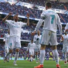 Ronaldo Pudo Convertir Su Hat Trick N50 Pero Decidio Cederle El Tiro Penal A Benzema En Un Gesto De Gratitud Por El Pase Del Primer Gol Y Para Que Le Sirva Como