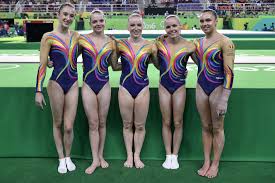 Nina derwael start aan sprong, samen met de top 5 gymnasten uit de kwalificaties. Derwael Geplaatst Voor Allroundfinale Team Belgym Grijpt Na Het Nieuwsblad Mobile
