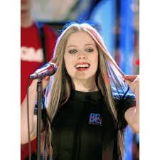 Cariminosfanalanismorissette.unblog.fr/2010/04/ en mai 2004, alors âgée de 19 ans, avril lavigne. 4vril On Twitter Avril Lavigne At Mtv S Trl 2004 Al6 Avrillavigne