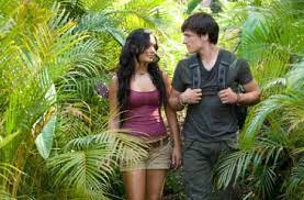 2012, сша, фантастика, фэнтези, боевики. Journey 2 Mysterious Island Movie Review 2012 Roger Ebert