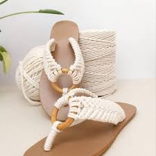 Fiberart Community On Instagram Lovely Shoes Slippers By Cactus Macrame Artesanato Com Chinelo De Dedo Sandalias De Croche Chinelos Bordados